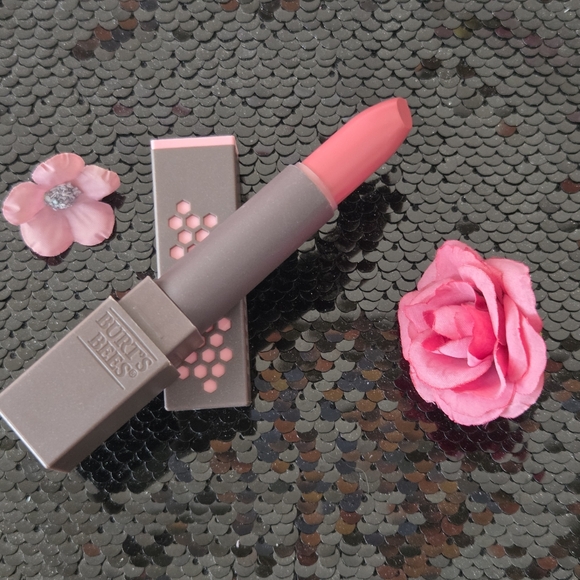 Burt's Bees 100% Natural Moisturizing Satin Lipstick NWT - Picture 5 of 8